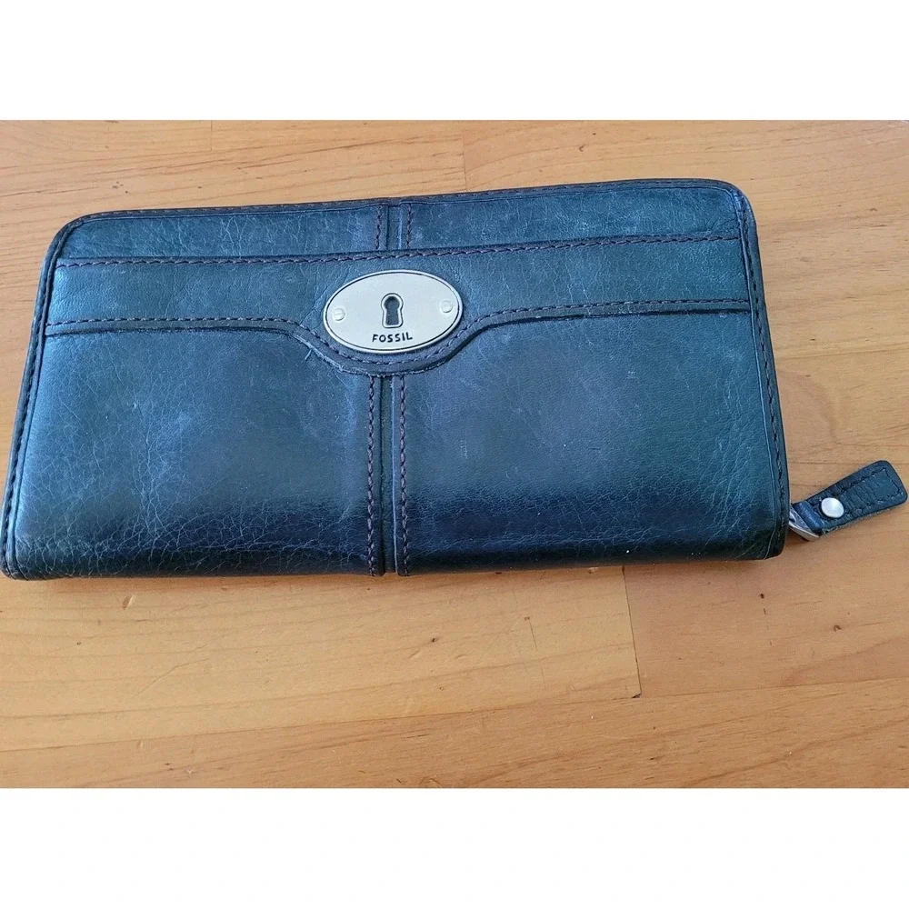 FOSSIL Black Leather Zip Around Wallet Keyhole Logo Clutch Organizer